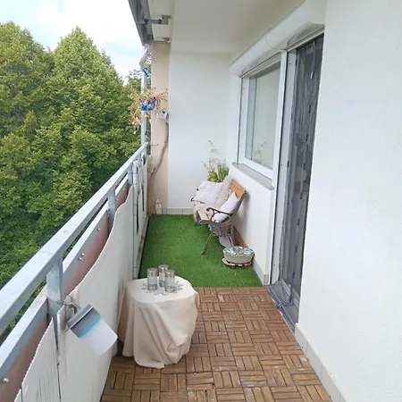 Exklusive Mit Balkon